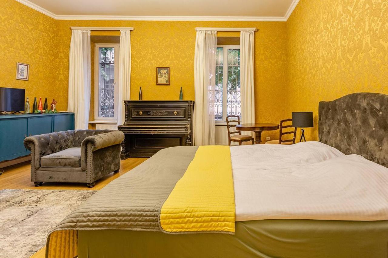 Old Piano Apartment Tiflis Dış mekan fotoğraf